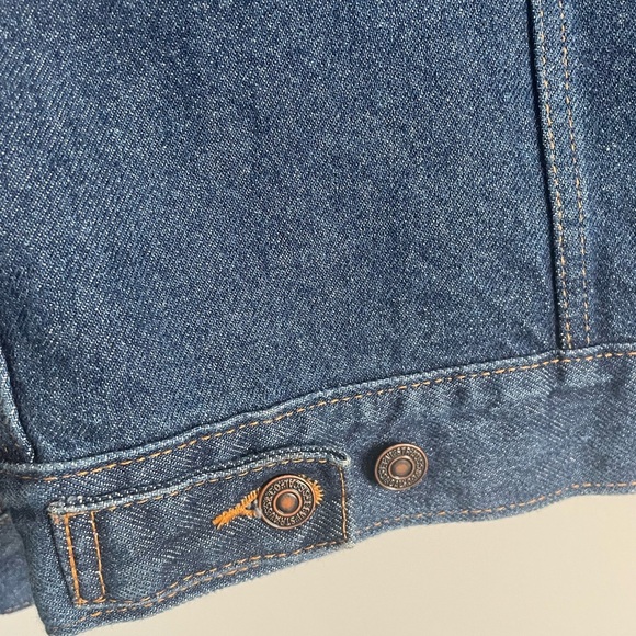 Vintage Levi’s Trucker Denim Jacket with Racing Patches and Buttons - Picture 12 of 12
